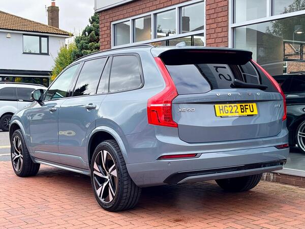 Volvo XC90 view 5