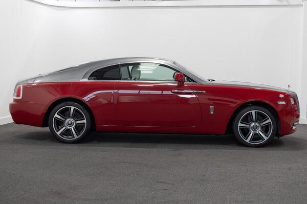 Rolls-Royce Wraith view 2