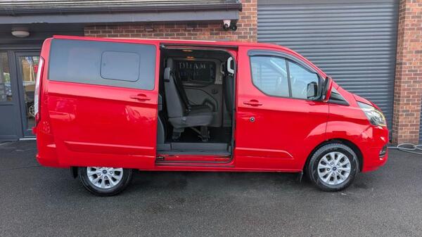 Ford Transit Custom view 3
