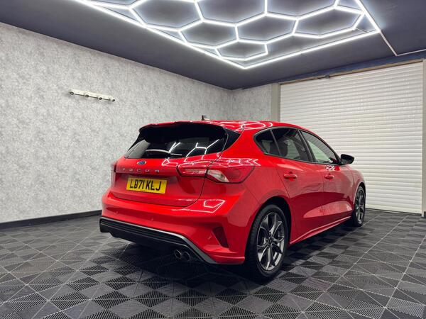 Ford Focus view 4