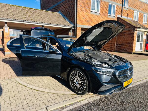 Mercedes-Benz E-Class view 3