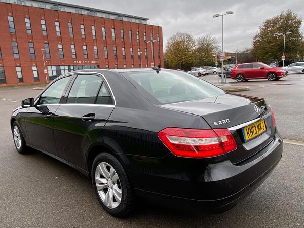 Mercedes-Benz E-Class view 5