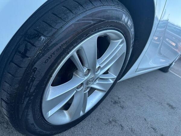 Vauxhall Insignia view 6