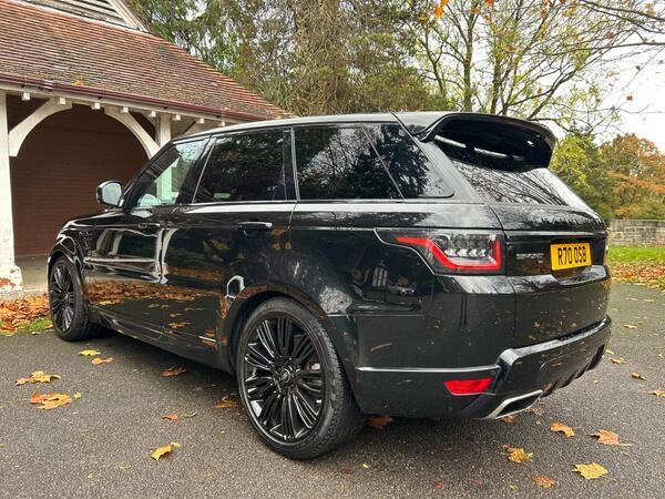 Land Rover Range Rover Sport view 2