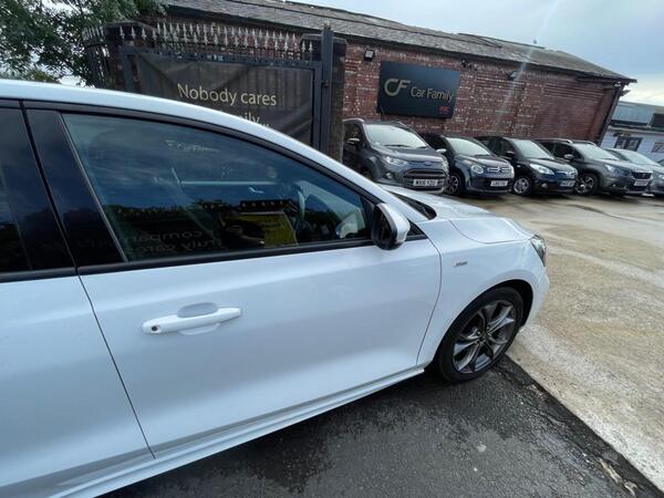 Ford Focus view 7