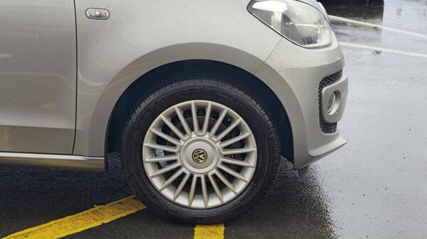 Volkswagen up! view 4
