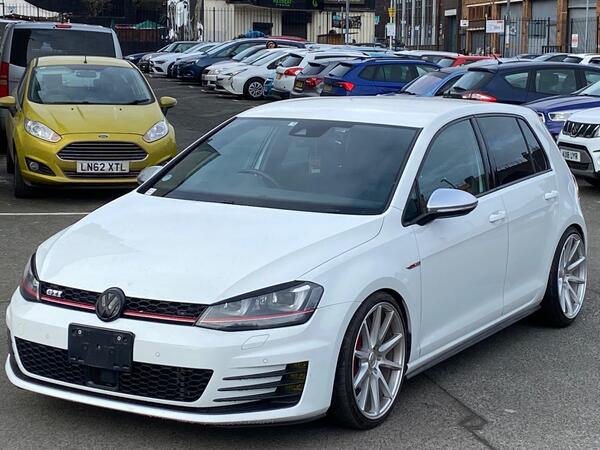 Volkswagen Golf view 5