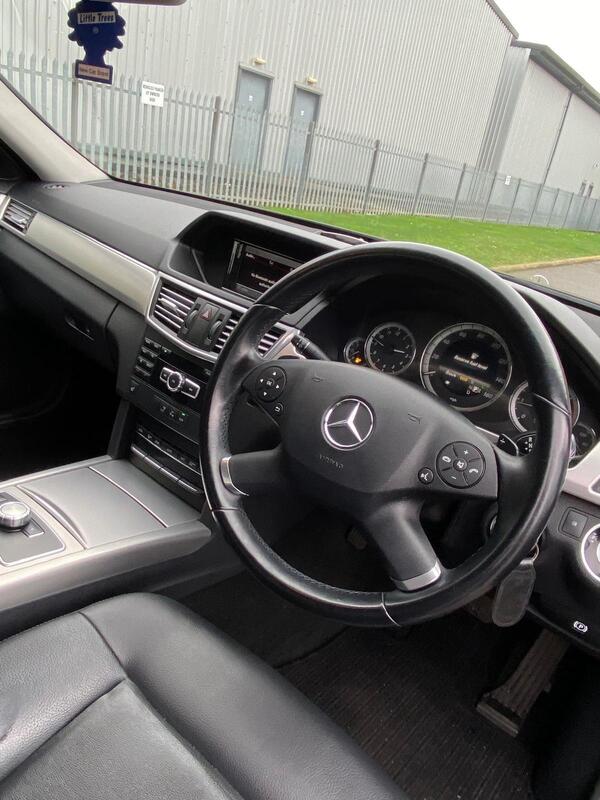 Mercedes-Benz E-Class view 4