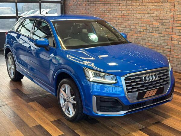 Audi Q2 view 5