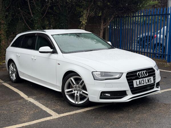 Audi A4 Avant: Front Right