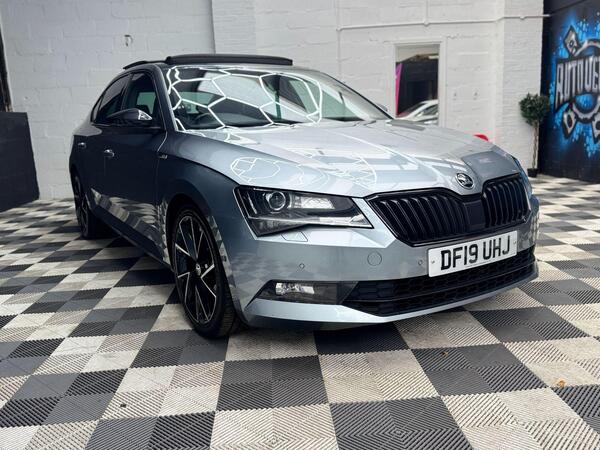 Skoda Superb view 6