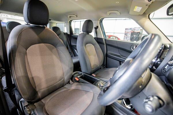 Mini Countryman view 3