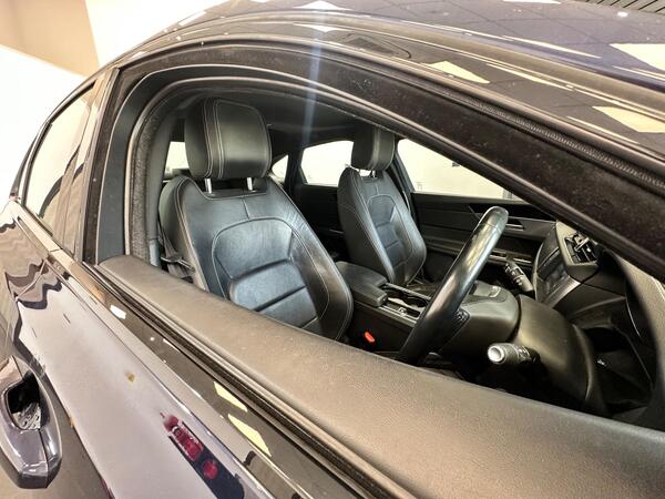 Jaguar XF view 6