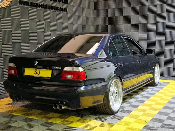 BMW M5 view 7