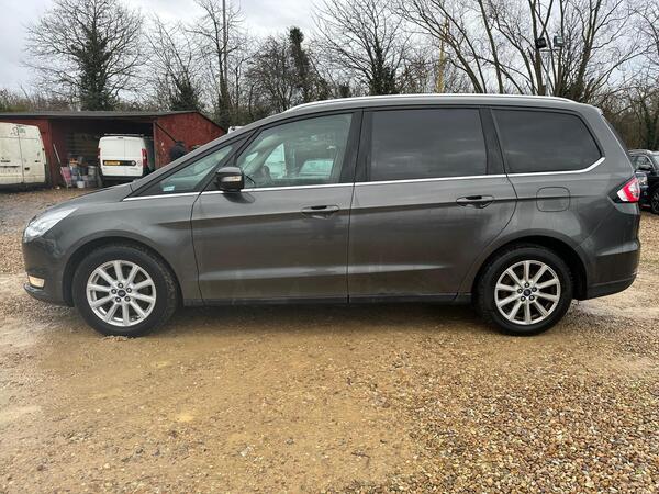 Ford Galaxy view 6