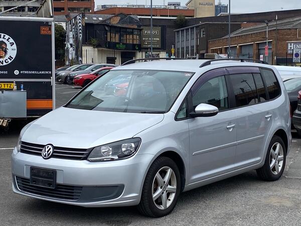 Volkswagen Touran view 6