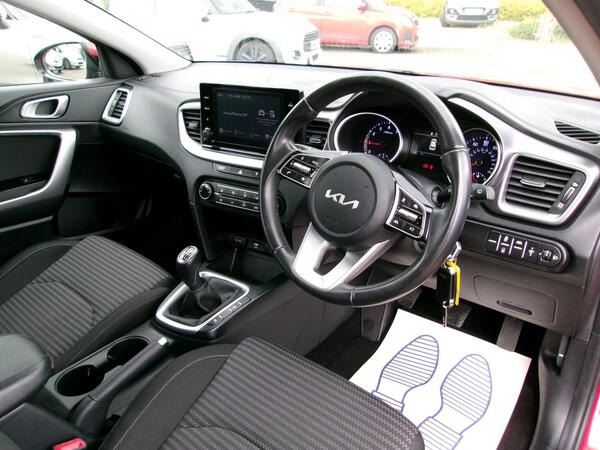 2024 Kia Ceed 1.5 T-GDi 2 Euro 6 (s/s) 5dr Non-ADAP