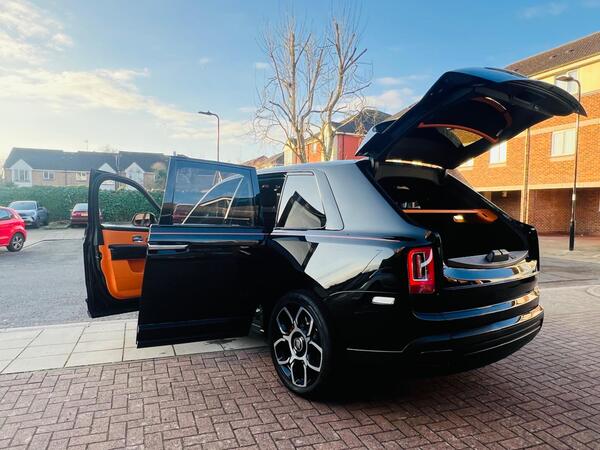 Rolls-Royce Cullinan view 4