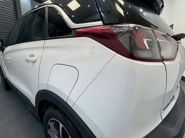 Vauxhall Crossland X view 2