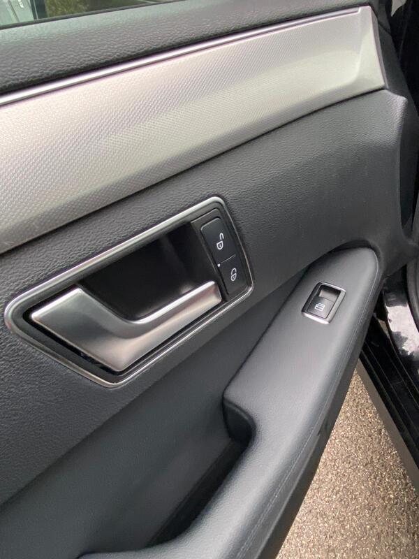 Mercedes-Benz E-Class view 6