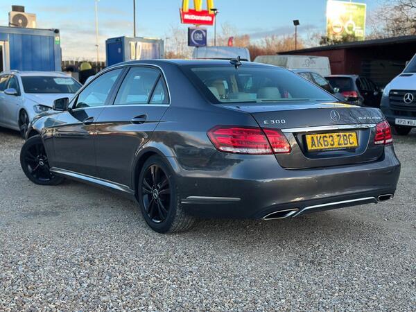 Mercedes-Benz E-Class view 4
