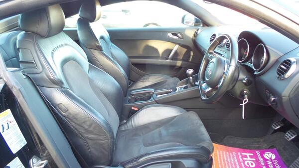 Audi TT view 7