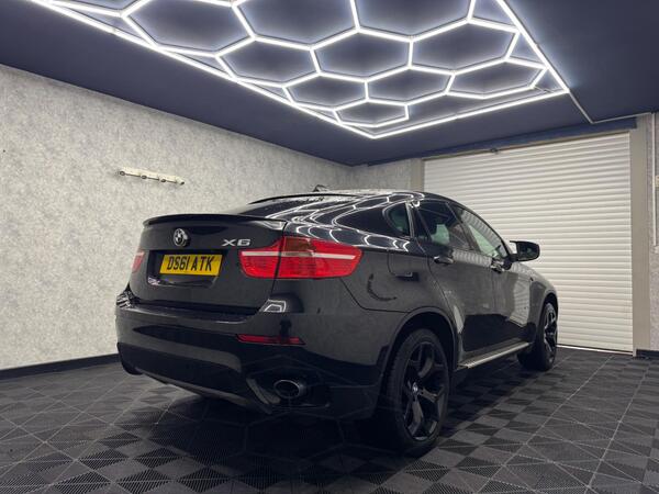 BMW X6 view 4