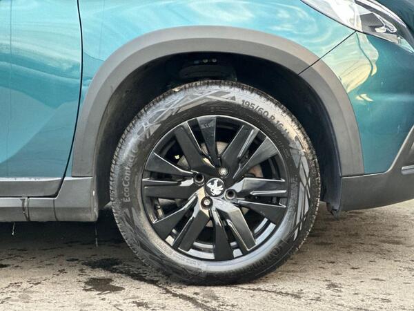 Peugeot 2008 view 4