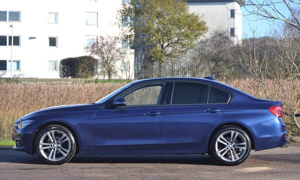 BMW 3 Series view 4