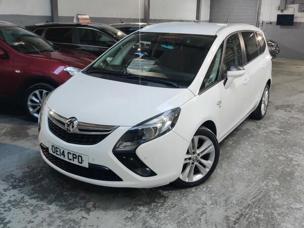 Vauxhall Zafira Tourer view 4