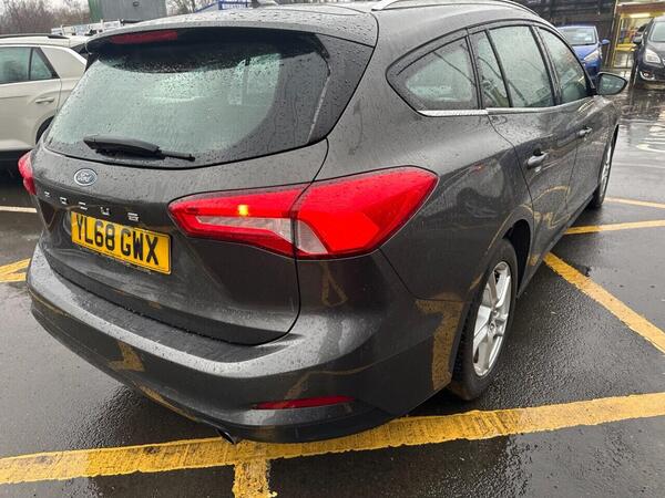 Ford Focus view 2