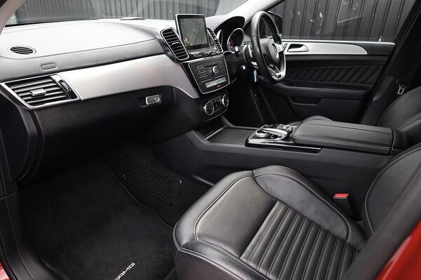 Mercedes-Benz Gle view 3