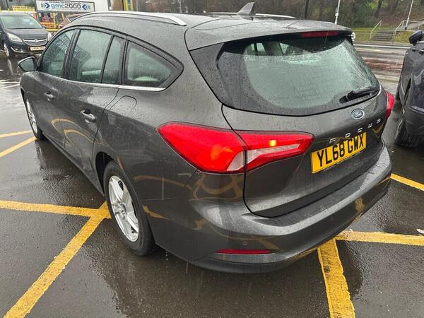 Ford Focus view 6