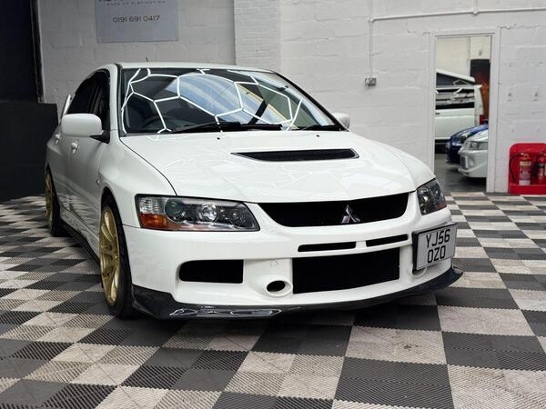 Mitsubishi Lancer view 7