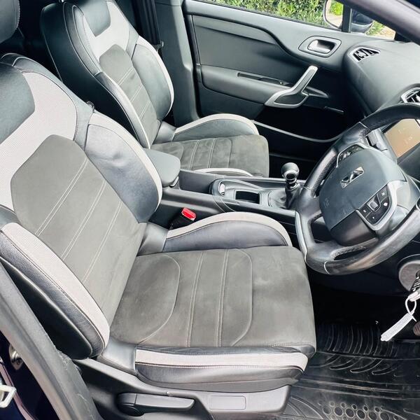 DS Automobiles DS 4 view 3
