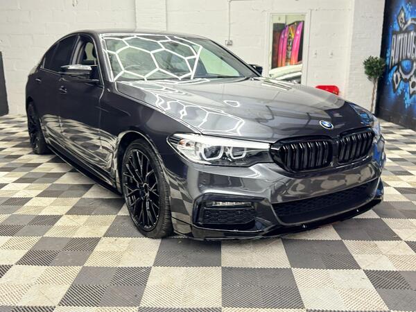 BMW 5 Series view 6