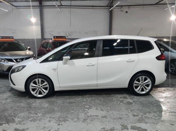 Vauxhall Zafira Tourer view 6