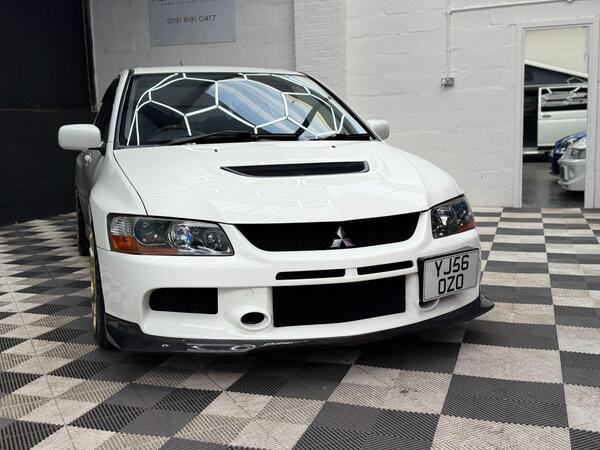 Mitsubishi Lancer view 3