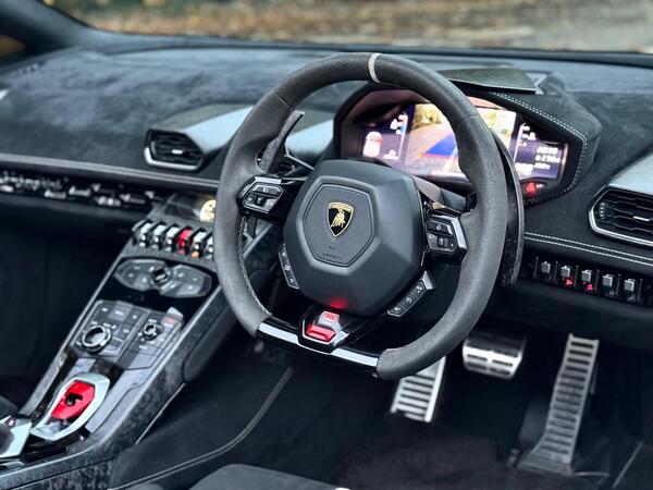 Lamborghini Huracan view 4