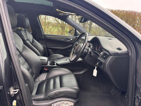 Porsche Macan view 7