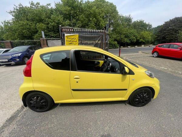 Peugeot 107 view 4