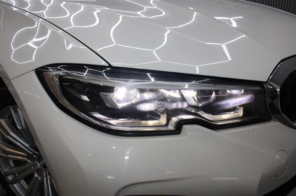 BMW 3 Series view 3