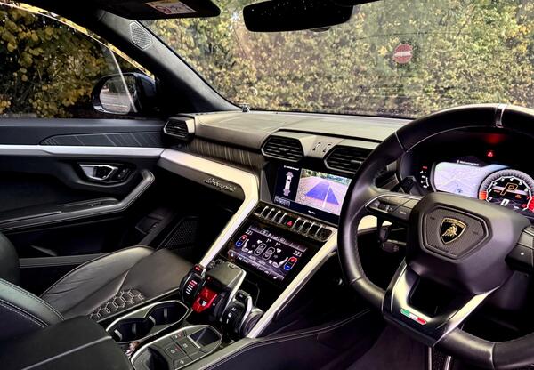 Lamborghini Urus view 2