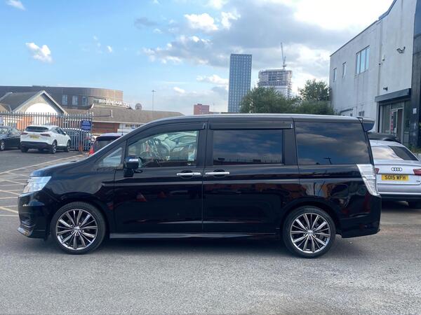 Honda Stepwagon view 2