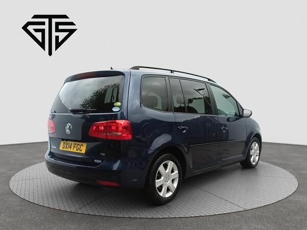 Volkswagen Golf view 3