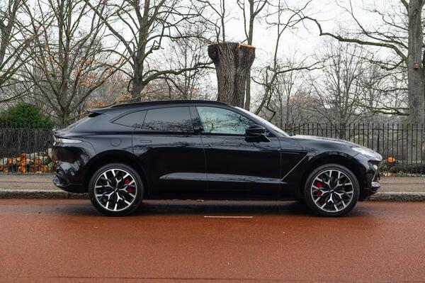 Aston Martin DBX view 7