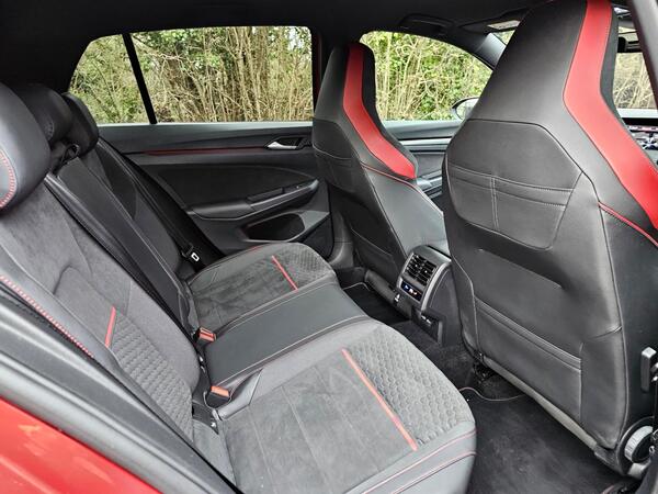 Volkswagen Golf view 6