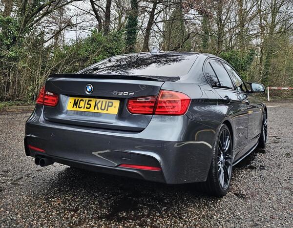 BMW 3 Series view 3