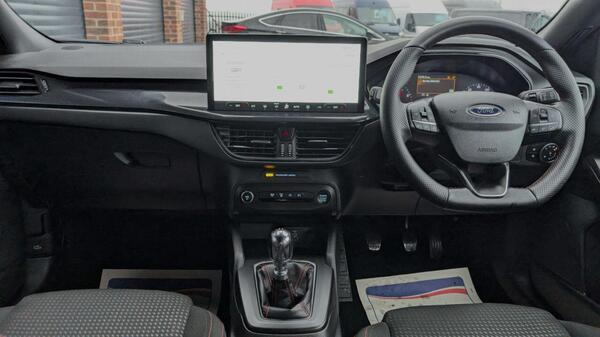 Ford Focus view 4