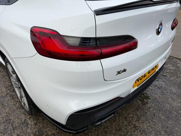 BMW X4 view 4